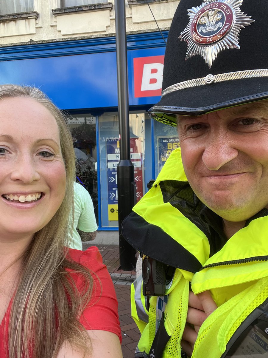 AubreyAngharad's tweet photo. Great to be at Neath Great Fair tonight for the opening ceremony 😊. The fair has been going for hundreds of years and has such historical importance in Neath @DavidReesMS @Stephleesi
Also catching up with my local PC about local issues in Skewen #neathfair https://t.co/a0sBPiOaY4
