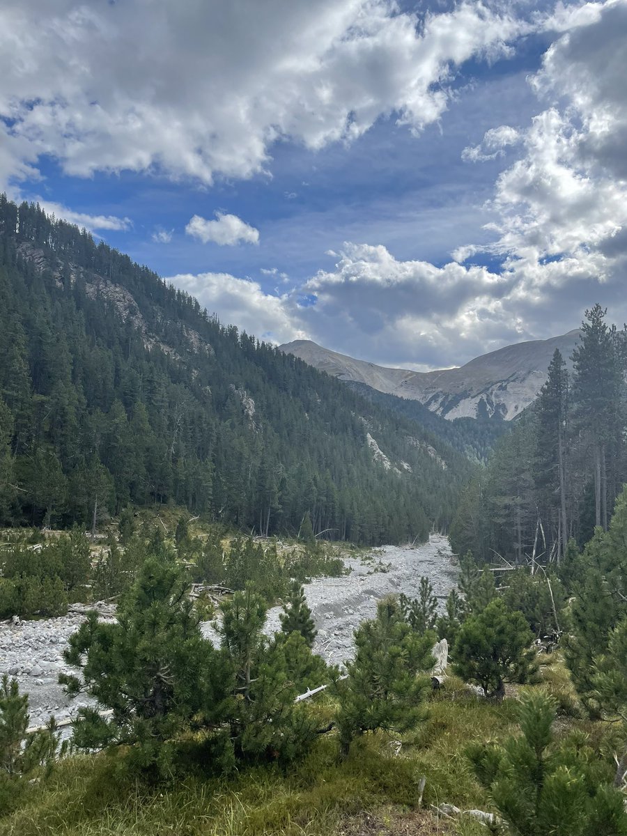 _AmeliaHobson's tweet photo. I am currently away in Switzerland with UoE on an Alpine Field Corse as part of my final year! I have had the opportunity to go to some amazing places - Diavolezza and the Swiss National Park to name a few! #fieldch https://t.co/GQ3jaZm8UZ