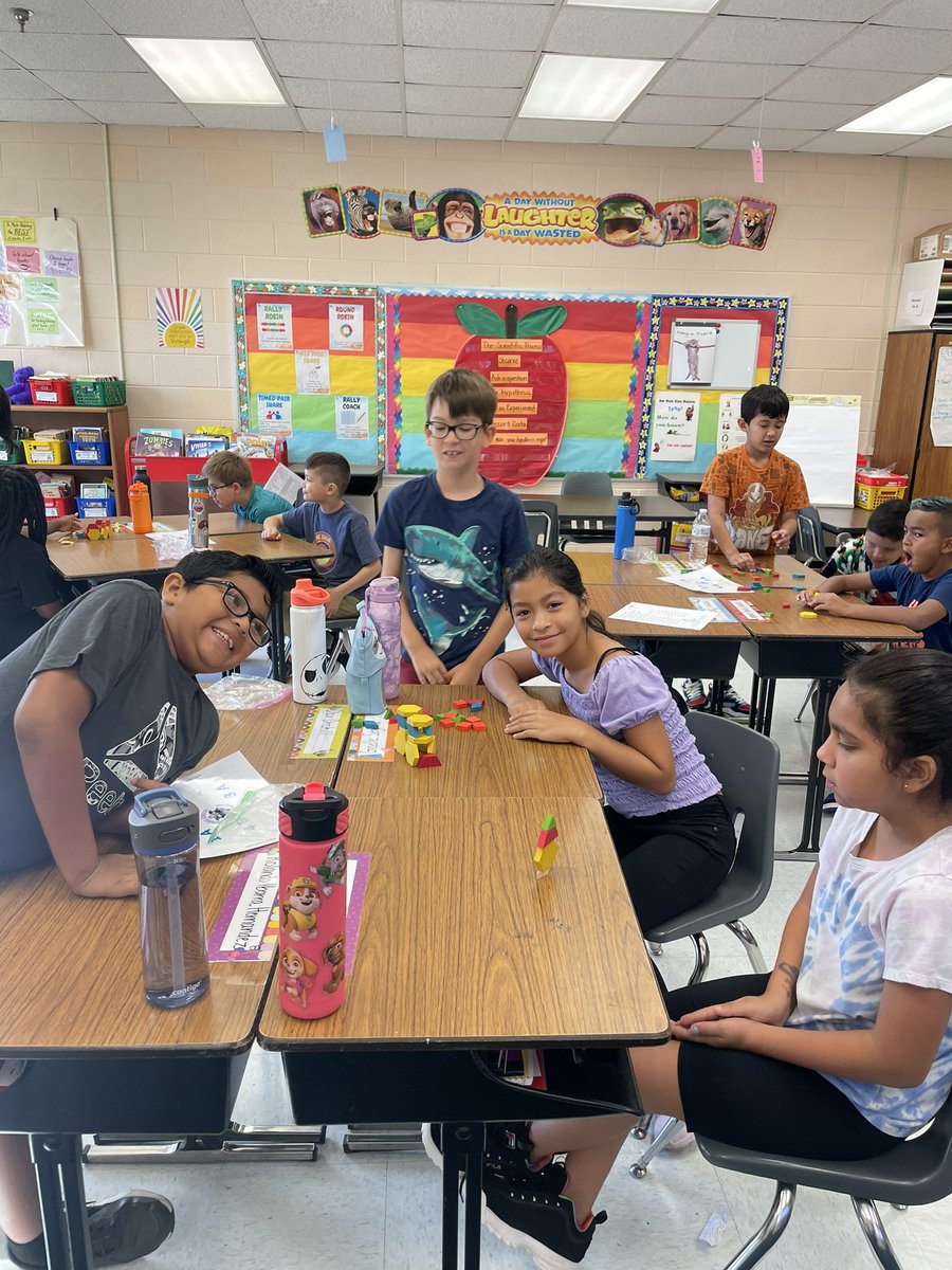 MrsG_Richardson's tweet photo. These collaborators are working hard to start the year! @PotowmackES #eaglesdeserveit22 https://t.co/89qIbr6mRP