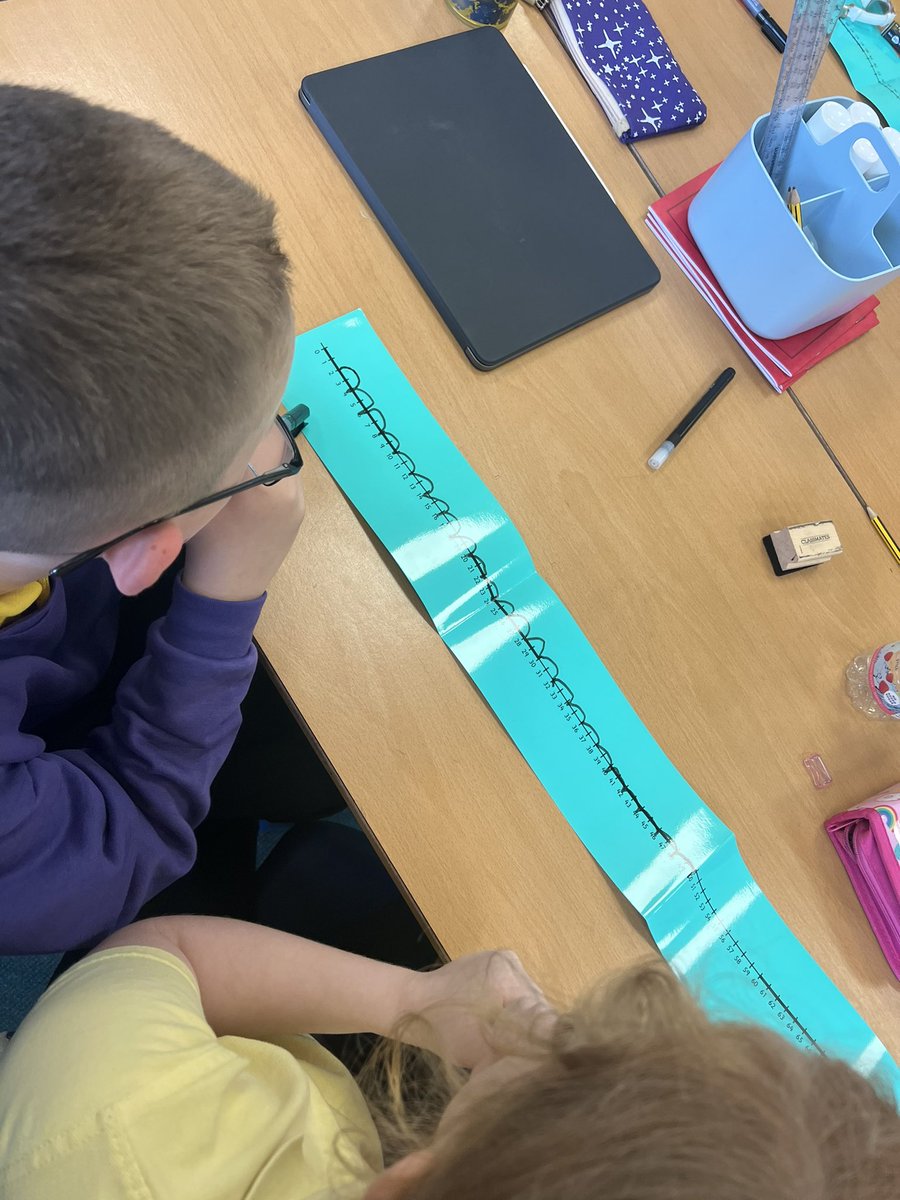 MissMcKayNPS's tweet photo. Counting in different number patterns today on number lines so we can show our knowledge through written problems later this week. Very impressed at the counting in 7s jumps from some pupils! 👍🏻 https://t.co/2UujwLmmaK