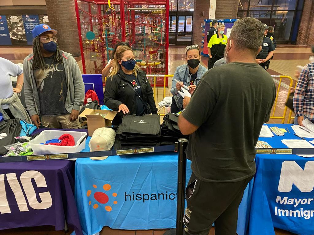NYCImmigrants's tweet photo. Today Comm.@MCastroMOIA &amp; team were at PABT to welcome asylum seekers to #NYC. Providing families w/ their necessities &amp; helping them reach their destination is the right thing to do. TY @HispanicFed, @MaketheRoadNY, #TeamTLC, @MasbiaRelief, @thenyic, &amp; @MTA for your dedication❤️ https://t.co/DC14WIudRT