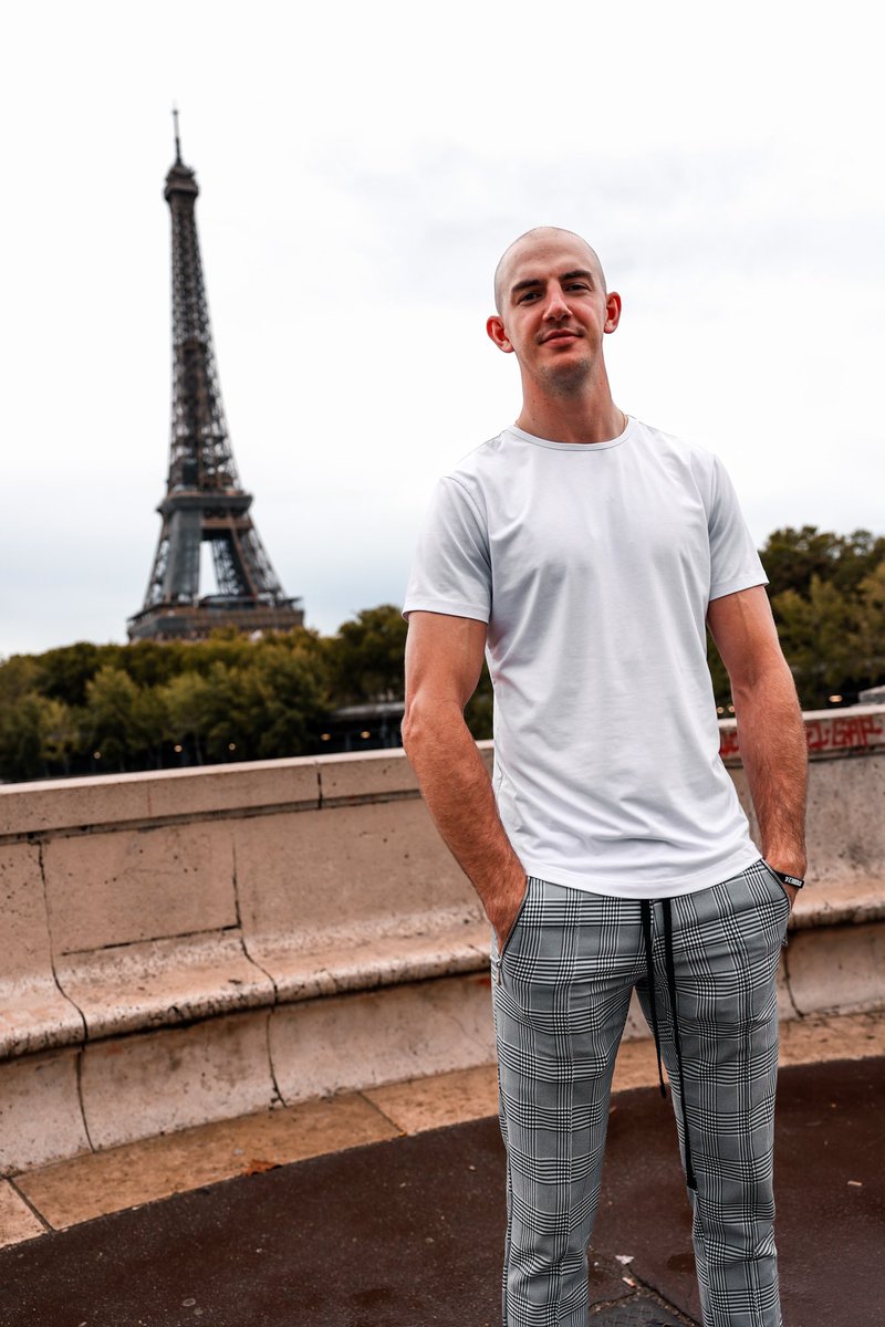 chicagobulls's tweet photo. Bulls in Paris. 25 years apart. https://t.co/Wfxs0kM6v7