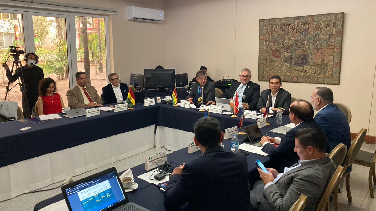 Iniciamos la reunión del Comité Latinoamericano de Riesgos - CLAR 2022, en el marco del 7° Congreso Latinoamericano de Riesgos, CLAR. 
Organizan: <a href="/AsobanBolivia/">ASOBAN BOLIVIA</a> - <a href="/FelabanOnline/">FELABAN</a>