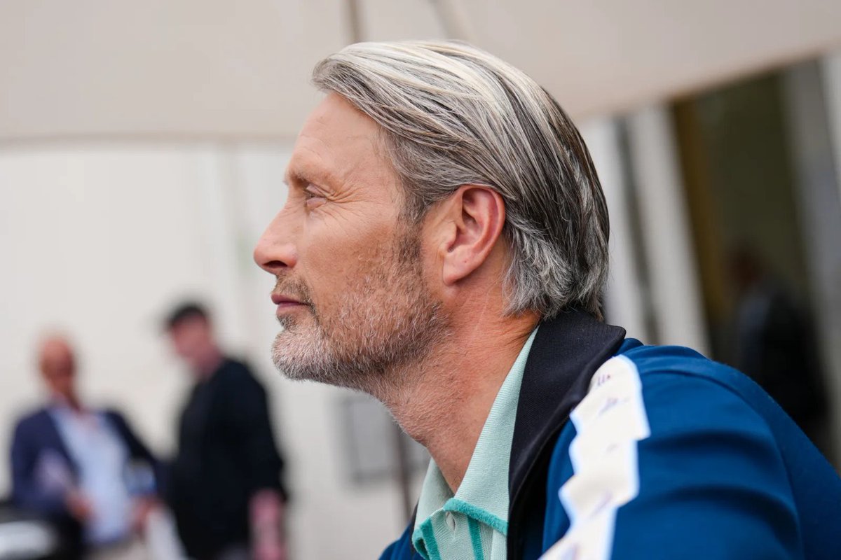 Mads Mikkelsen Has the Perfect Long Haircut for Grown-Ups (05/2022)
💙
Via <a href="/GQMagazine/">GQ Magazine</a> 
#MadsMikkelsen