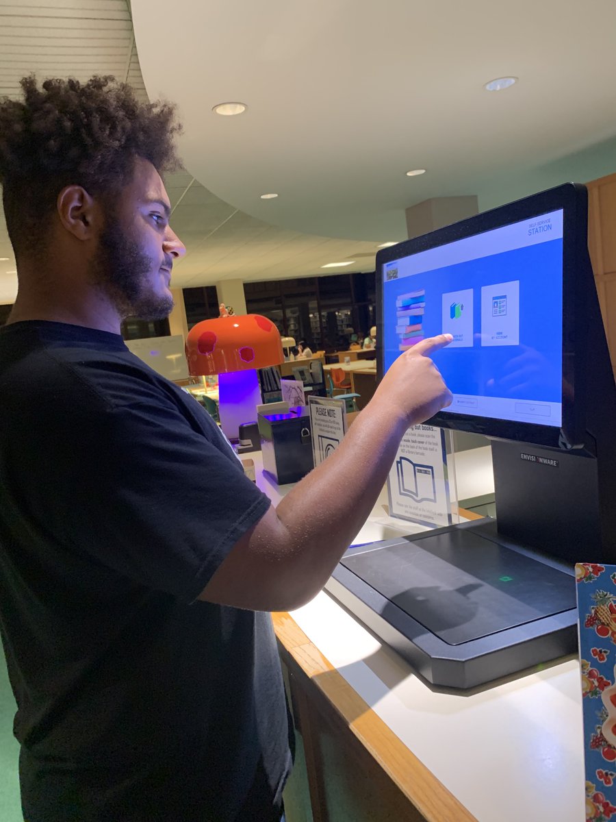 BeloitBucsFB's tweet image. Special shoutout and thank you to Haley Lott for showing our first year athletes how they can better utilize our library &amp;amp; its resources! #WINWednesday #GoBucsWIN