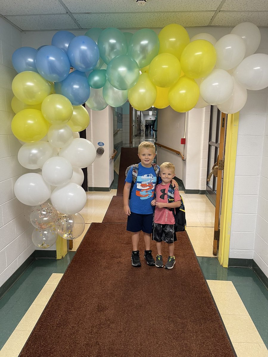 WyomingCSD's tweet photo. Great first day at WCS!! https://t.co/UMbMEDiOU3