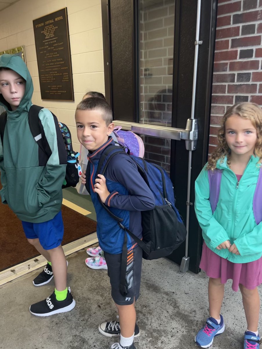 WyomingCSD's tweet photo. Great first day at WCS!! https://t.co/UMbMEDiOU3