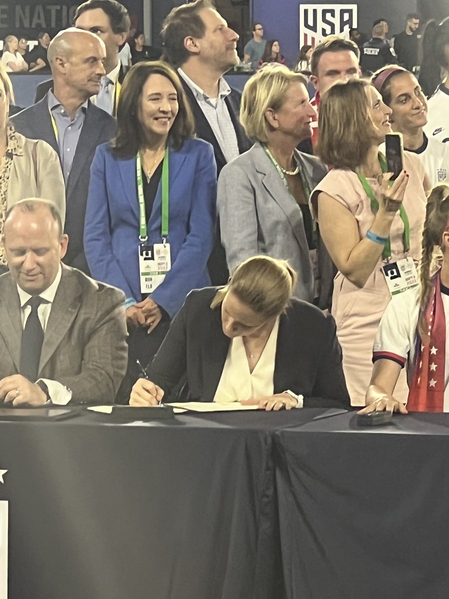 cone_cindy's tweet photo. After being in this equal pay fight for over two decades, it was an honor to join the legends and leaders of our game and our country last night to sign our new CBAs - which achieve equal pay for @USMNT and @USWNT. An epic night befitting this historic accomplishment. https://t.co/oG5C0C77rk