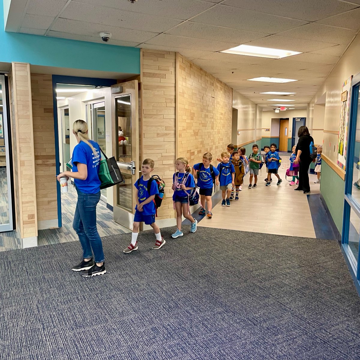 wayzataschools's tweet photo. More first day of school pics! ππ
#WPSBackToSchool https://t.co/79pz9C6p2B