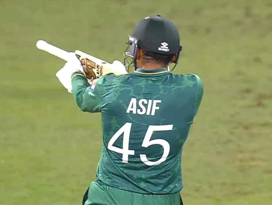 Ahmadaka11's tweet photo. #BanAsifAli ICC - International Cricket Council It’s not the first time this Pakistani cricketer misbehaved on the ground, last time in a match he pointed his bat as Gun &amp; today he was trying to hit Afghan Player with his bat, extremely disgraceful &amp; unethical act of aggression. https://t.co/VDFFOqZF7u