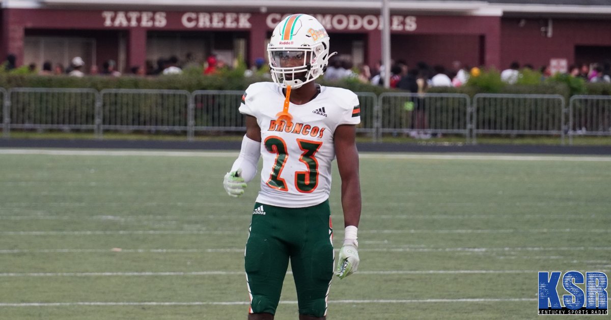 RT @UKFanaticsOnly: Frederick Douglass DB Jeremiah Lowe is a ’24 prospect to know https://t.co/Y9fkOP38S6 https://t.co/o3UKid29FC