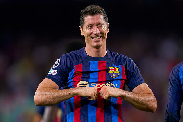 SystemFoot's tweet photo. [#UCL🇪🇺] Le #Barça 🇪🇸 surclasse le #ViktoriaPlzen 🇨🇿 5-1 !

⚽️ #Kessié 13’
⚽️⚽️⚽️ #Lewandowski 34’ 45’+3 67’
⚽️ #Torres 71’

⚽️ #Sykora 44’

#BARPLZ | #BarcaViktoria https://t.co/YiDmq8uAxi