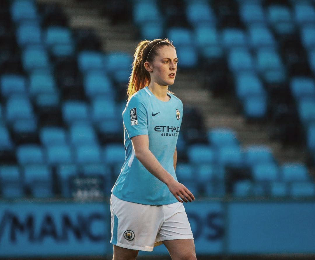 VSportsTM's tweet photo. Keira Walsh 🏴󠁧󠁢󠁥󠁮󠁧󠁿 es nueva jugadora de Barcelona 🇪🇸. Llega procedente de Manchester City por € 400 mil. Es el traspaso más caro en la historia del fútbol femenino. En 2018, el gasto total en transferencias fue de 0,6 millones. Este pase significa el 66% de esa cifra. https://t.co/i7XiutNT8V