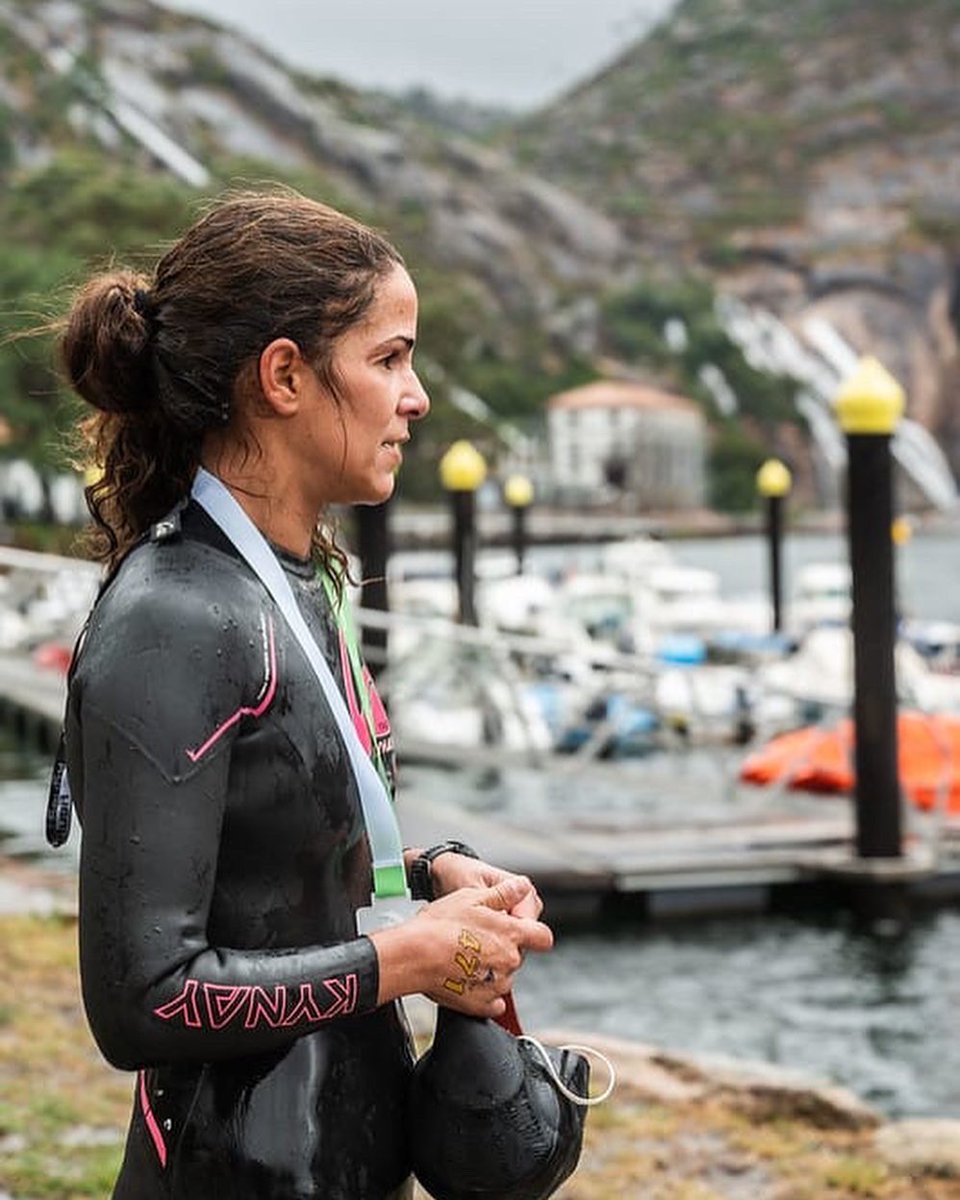 CnbMasters's tweet photo. Bueno, bueno, menudo espectáculo de travesía que hizo Sheyla García Salvador este pasado domingo día 5 en Concello de Dumbria (Ézaro).  “Cambiaron el recorrido debido al estado del mar, aún así hubo viento, lluvia…pero fue toda una experiencia”
¡Brava, Sheyla, Brava!💪🏼🦁
+Info⬇️ https://t.co/sZdbHQIMVb