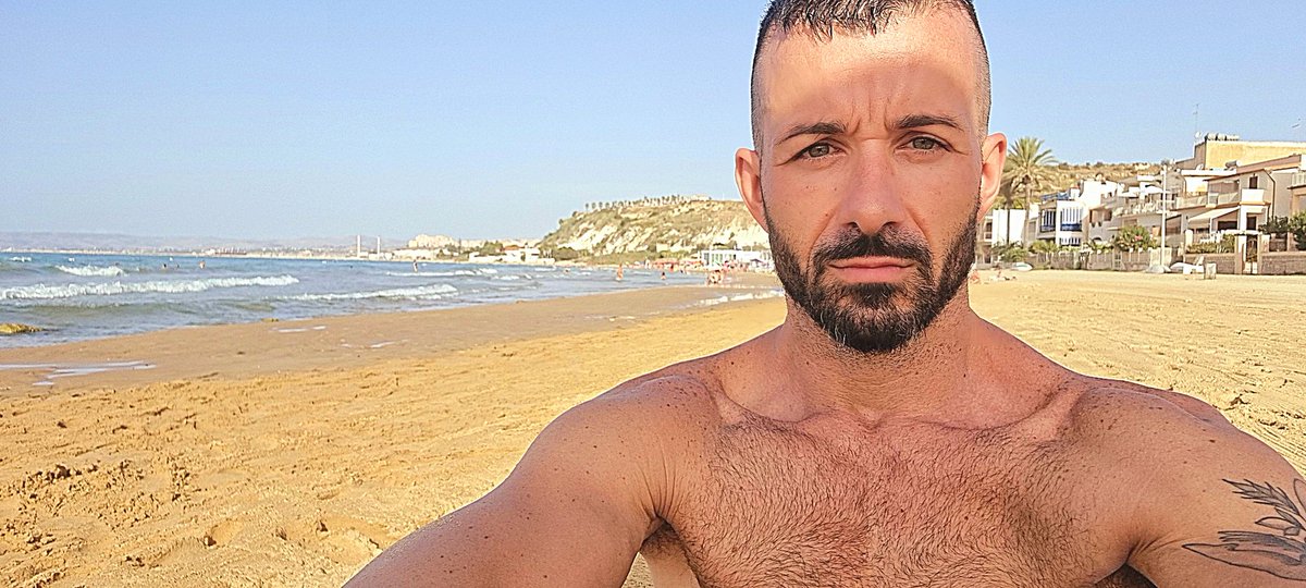 dibe83's tweet photo. #ferie2022 #gay #gayitalia https://t.co/voOEqMHtDC