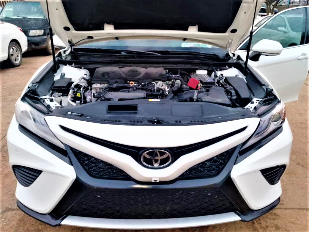 ObuleAutoLtd's tweet image. ☄️☄️☄️GRAB THIS NOW  
#Fastest Finger !!!!
Brand/Model: TOYOTA CAMRY XSE
Year: 2018
Colour: WHITE
Price: 24m
Slightly Negotiable 💯💯
- IMPORTED - V4 - FWD - THUMB START - PANORAMIC ROOF - 360 CAMERA.  Tokunbo /Foreign Used. 100% Clean.
Working Perfectly.
#obuleautogloballtd