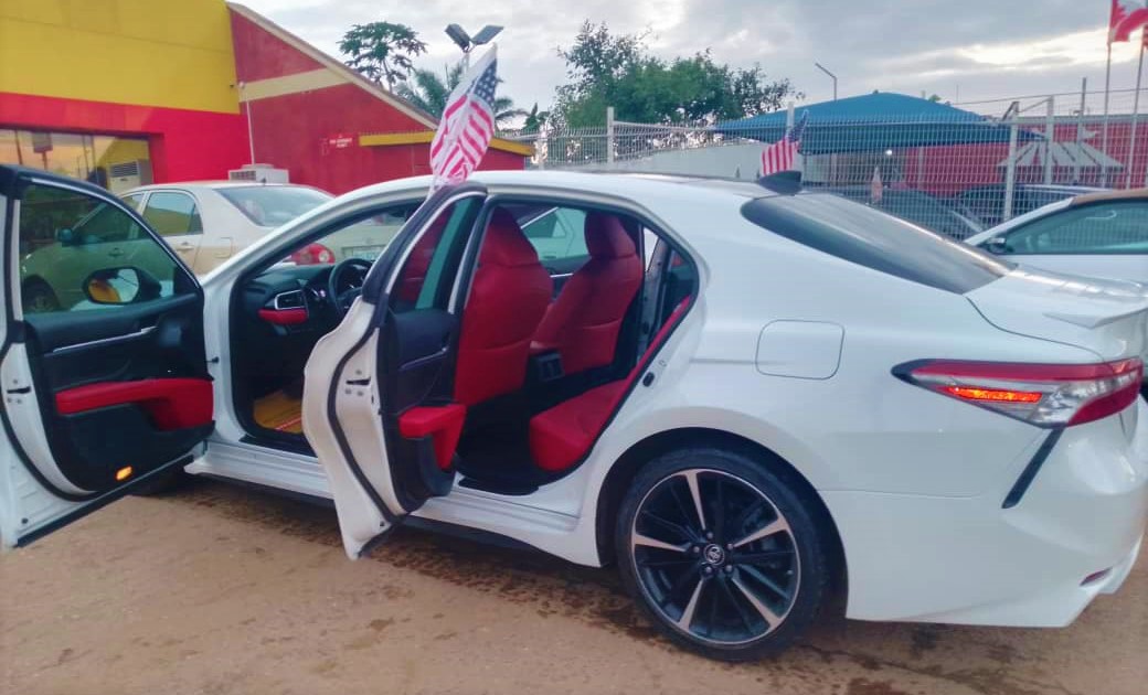 ObuleAutoLtd's tweet image. ☄️☄️☄️GRAB THIS NOW  
#Fastest Finger !!!!
Brand/Model: TOYOTA CAMRY XSE
Year: 2018
Colour: WHITE
Price: 24m
Slightly Negotiable 💯💯
- IMPORTED - V4 - FWD - THUMB START - PANORAMIC ROOF - 360 CAMERA.  Tokunbo /Foreign Used. 100% Clean.
Working Perfectly.
#obuleautogloballtd