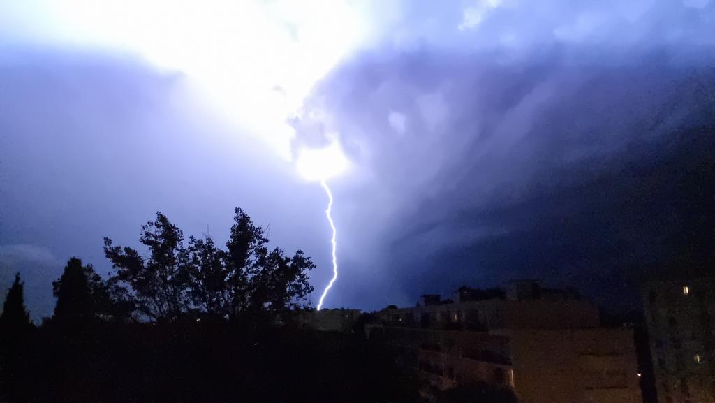 FabriceManel's tweet photo. @VigiMeteoFrance https://t.co/i1umQnn4lN