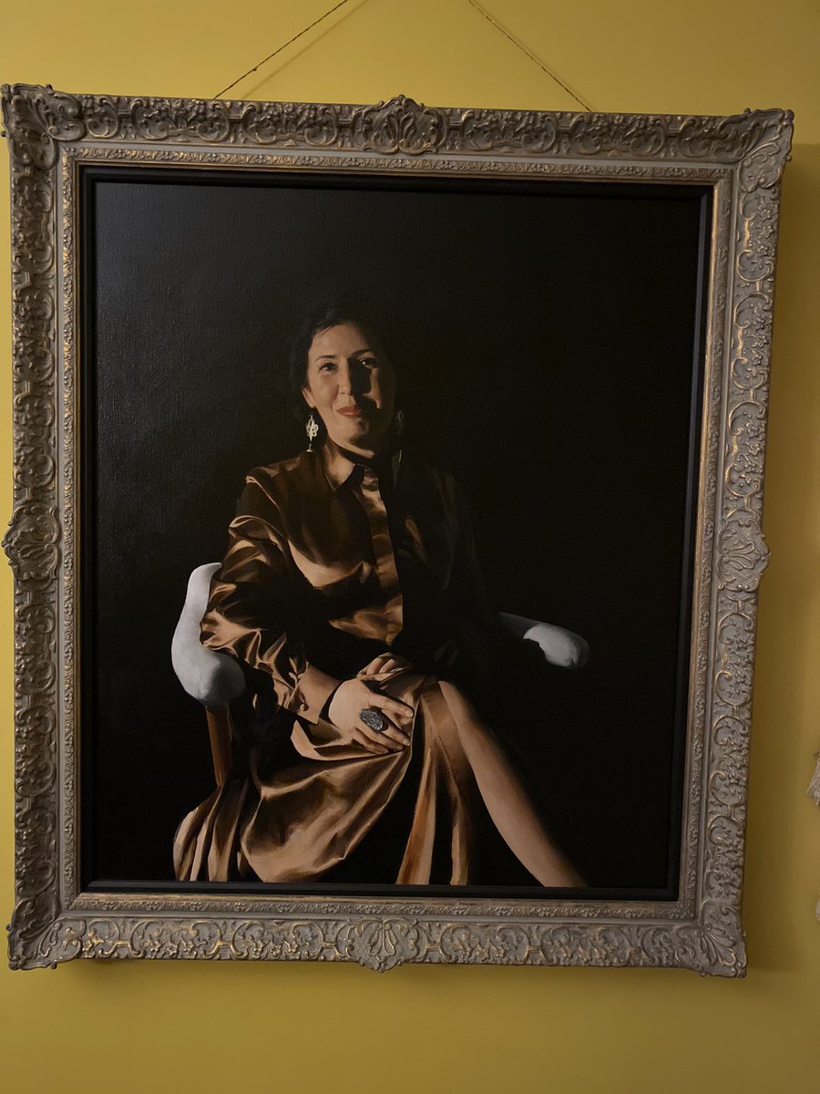 pranveras's tweet photo. Unveiling portrait day? This is me painted by amazing artist #suffolk Tom Leveritt (insta @tomleveritt) framed by Fairhurst gallery #norwich . The process was interesting and fun. #portraits #art #ObamaPortraits #ellinghamhall https://t.co/xIhIZvodyf