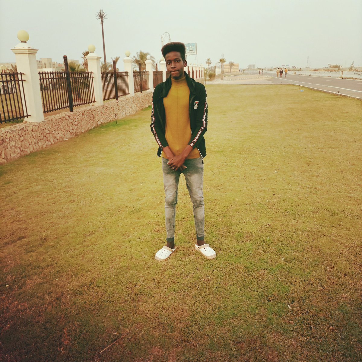 "الوسامة العقلية مُغرية أكتر الف مرة من الشكل والملامح الفارغة "💛🦋