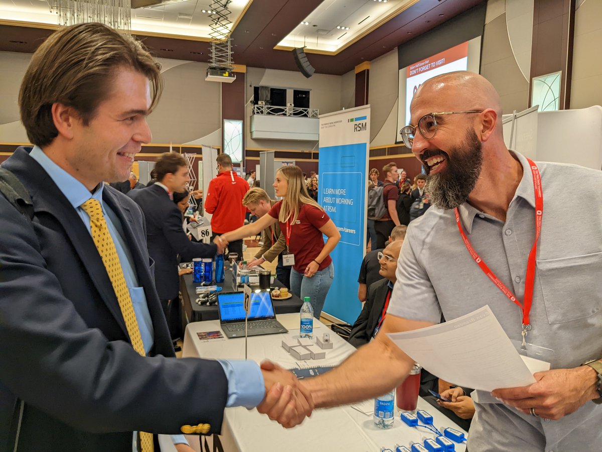 FisherOSU's tweet photo. Fantastic turnout at today's Fisher Fall Career Fair! 184 companies and thousands of Buckeyes making connections this week! #BusinessBuckeyes https://t.co/Ma4sWyJz8t