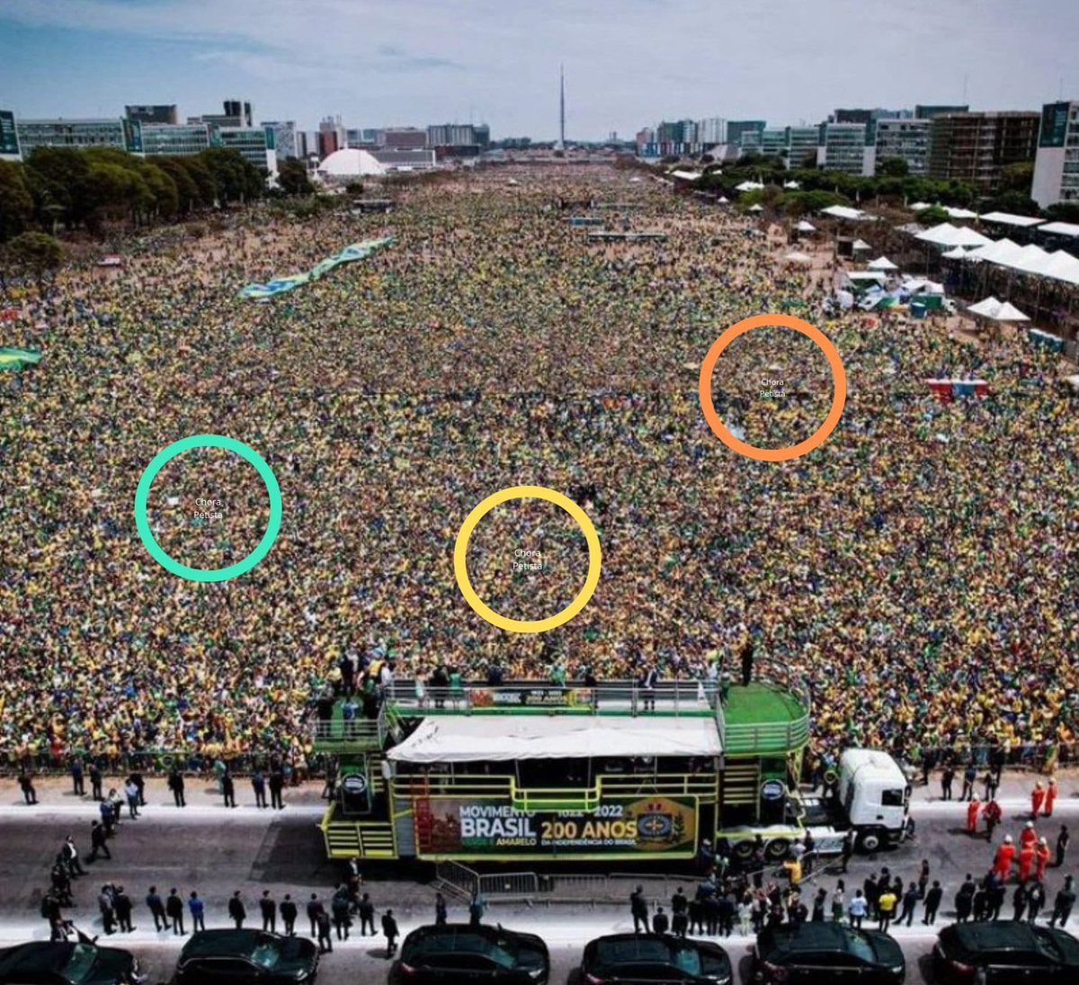 FlavioBolsonaro's tweet photo. Fotógrafo do PT se infiltrou nos atos pro-Bolsonaro hoje: https://t.co/1crHpapboC