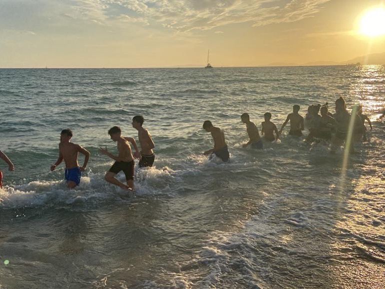 CTEIBbasquet's tweet photo. Beach Time #Pretemporada #BarbaraRules #NewSeason
💪🏼🤩
@esportsIB https://t.co/wMh5dXM15S
