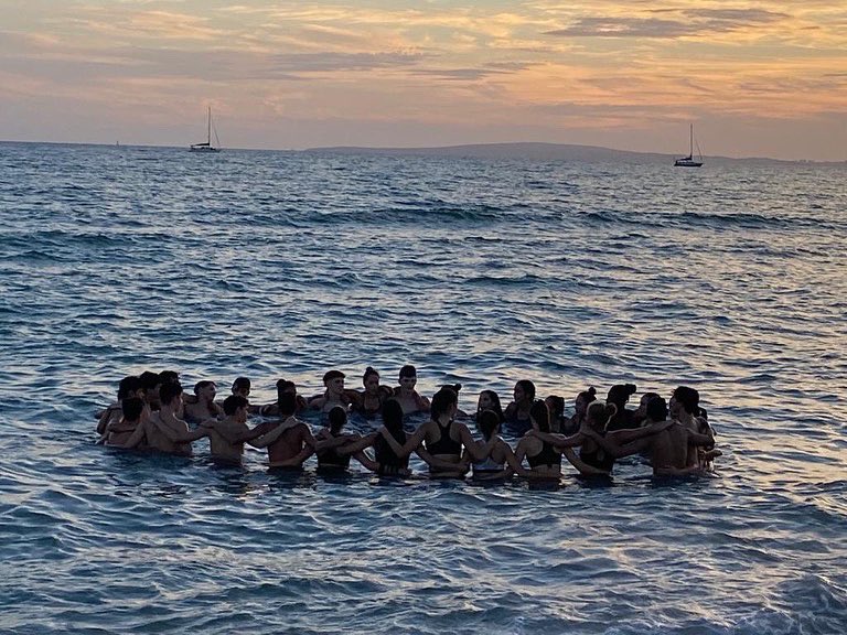 CTEIBbasquet's tweet photo. Beach Time #Pretemporada #BarbaraRules #NewSeason
💪🏼🤩
@esportsIB https://t.co/wMh5dXM15S