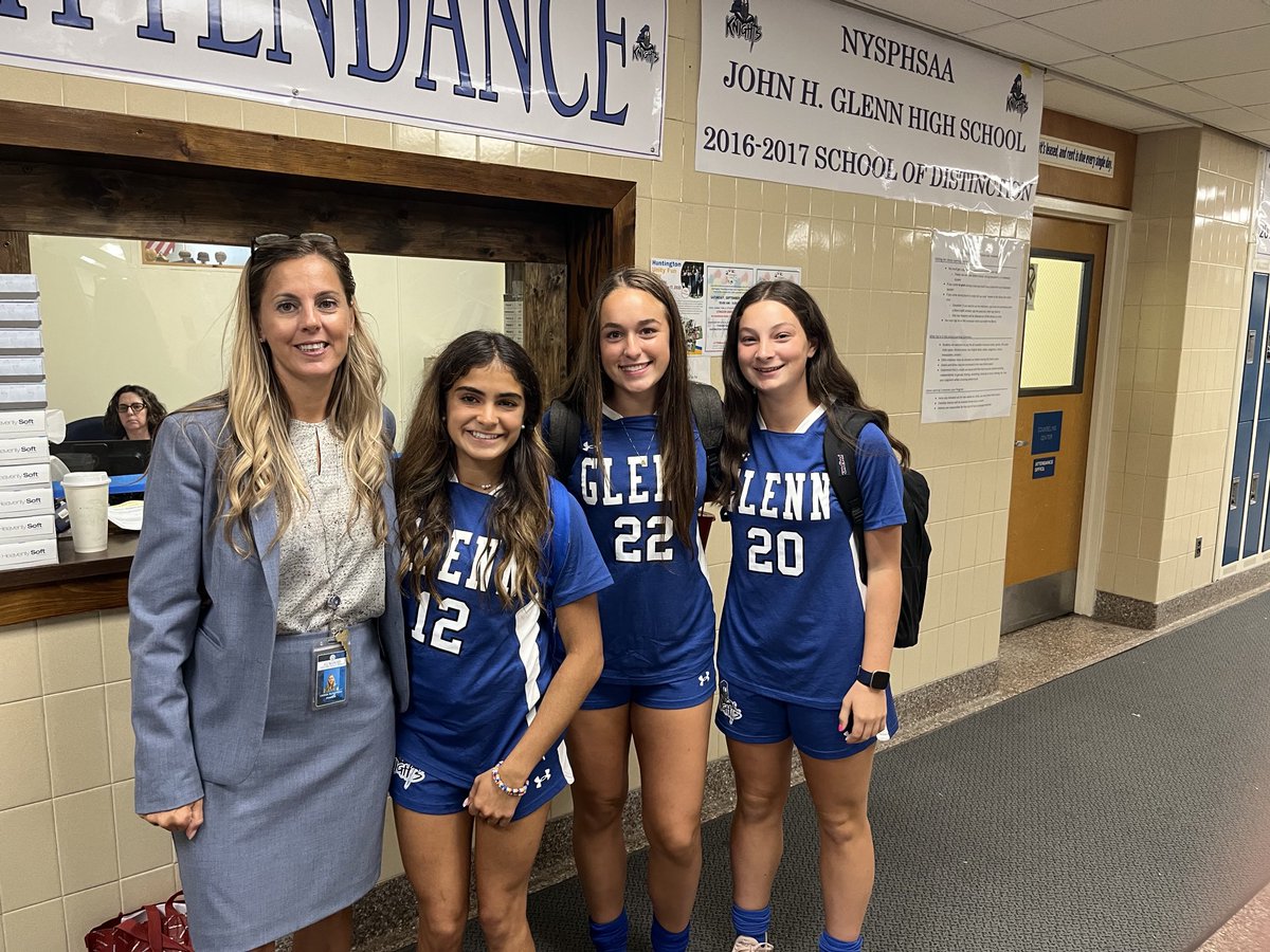 BurzynskiMrs's tweet photo. Soaking in the last few moments with some great kids! https://t.co/7lwom2HtBe