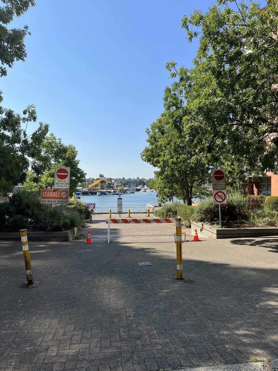 Signs signs everywhere a sign! Over the last few weeks <a href="/VPDBikes/">VPD Bikes</a> has frequently patrolled areas on the seawall that are clearly marked ‘no bikes.’ Lots of tourists following the sidewalk signs that appear to make it ok. #nowtheyknow