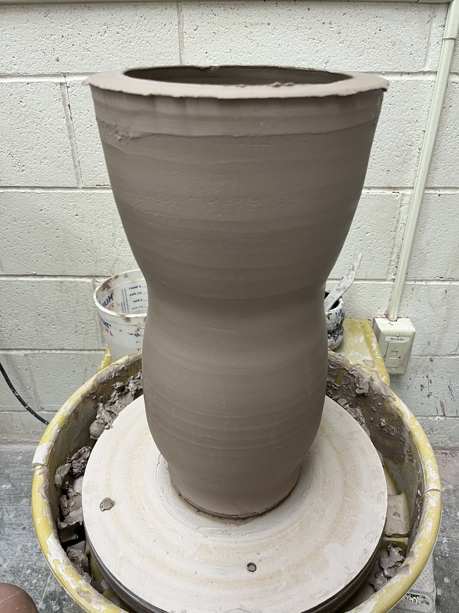 oilpostL's tweet photo. ended up tossing both of these but this just shows how much goes into/many practice vessels before finally creating a solid vessel. esp since they’re so big it takes “longer” to practice it can feel like. https://t.co/s19rmpDN0l