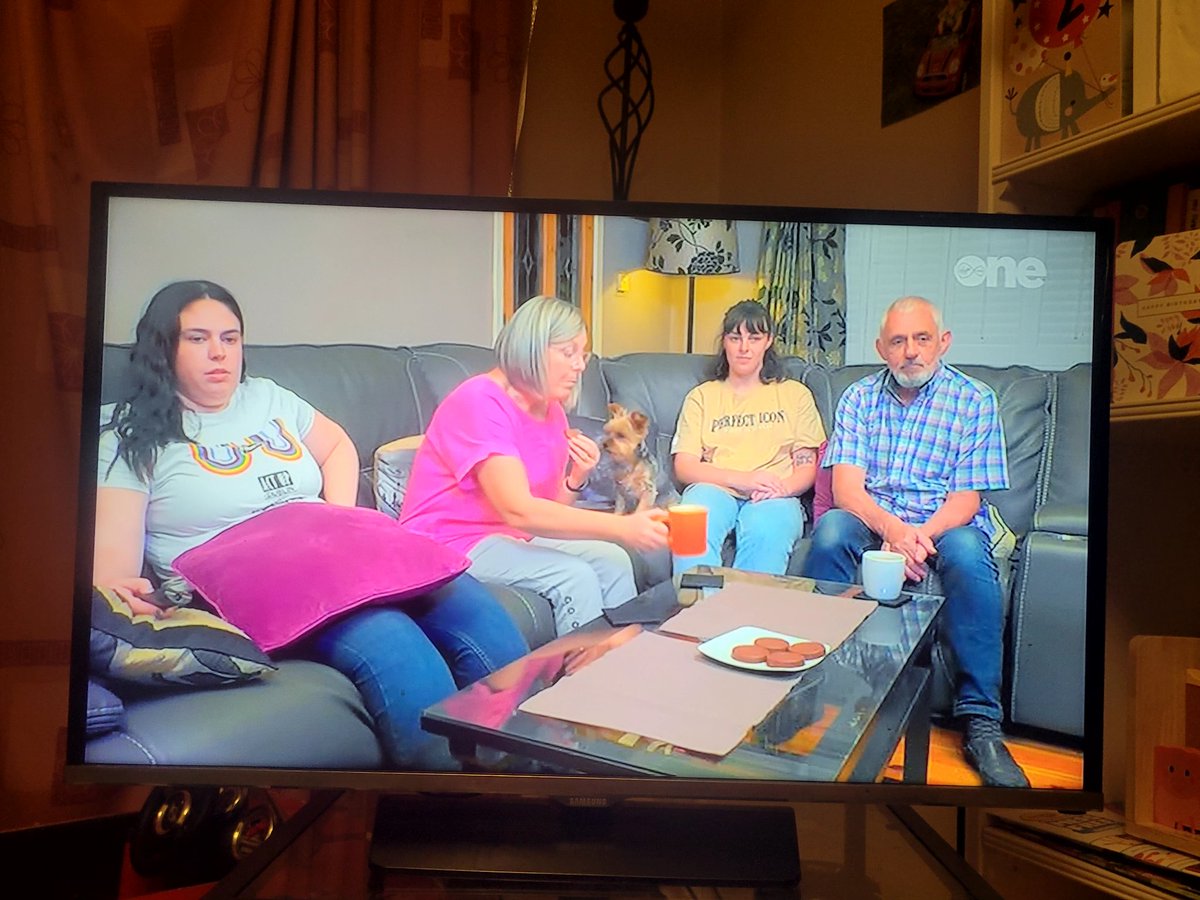 Aoifs123's tweet photo. @hollyshortall Look at this style queen on #GoggleboxIRL @CloMoe_   love her t shirt xx https://t.co/TMDxj5K8o6