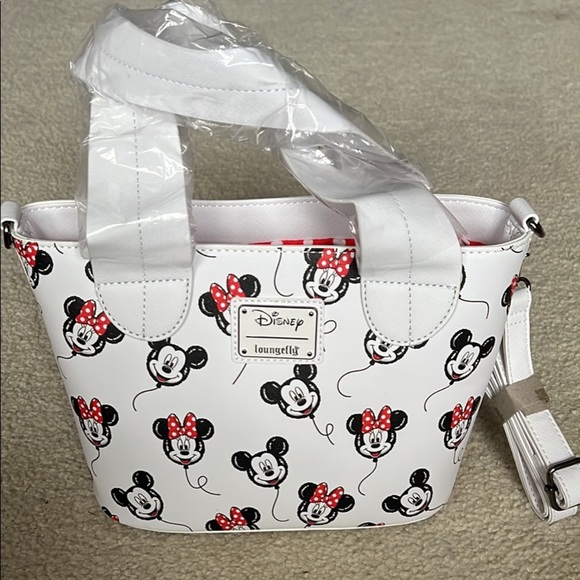 Twenty9LuxeShop's tweet photo. So good I had to share! Check out all the items I'm loving on @Poshmarkapp #poshmark #fashion #style #shopmycloset #disney #michaelmichaelkors #pamynthiadesigns: https://t.co/f7Xfk8Kezo https://t.co/axHaPl095i