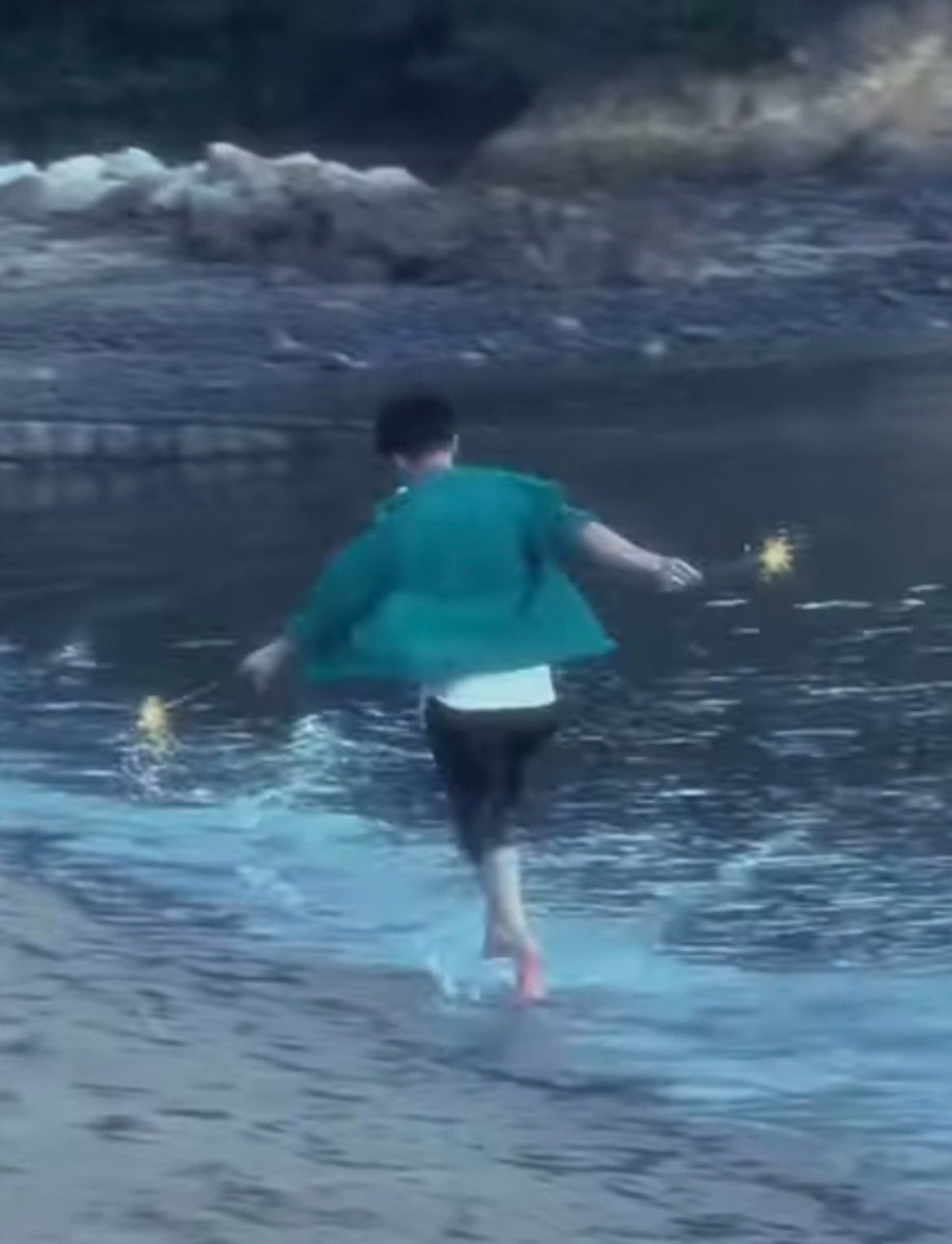 yuri62595400's tweet image. 無邪気に走る健さん♡
(,,&amp;gt;᎑&amp;lt;,,)ｶﾜｲｲ*•.❥*
後ろ姿だけでも、可愛さ
かっこ良さが...
(ღ*ˇ ˇ*)｡o♡ᔆᵘᵗᵉᵏⁱ♡です 

 #佐藤健
 #佐藤健カレンダー2023