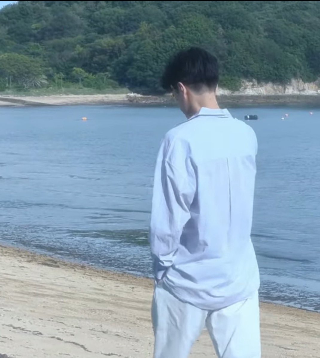 yuri62595400's tweet image. 無邪気に走る健さん♡
(,,&amp;gt;᎑&amp;lt;,,)ｶﾜｲｲ*•.❥*
後ろ姿だけでも、可愛さ
かっこ良さが...
(ღ*ˇ ˇ*)｡o♡ᔆᵘᵗᵉᵏⁱ♡です 

 #佐藤健
 #佐藤健カレンダー2023