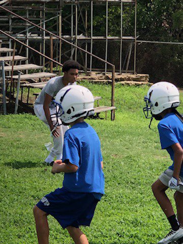 Our players paid a visit to WPJH today for practice! #WeWillWin <a href="/WillsPointJHS/">Wills Point Junior High</a>