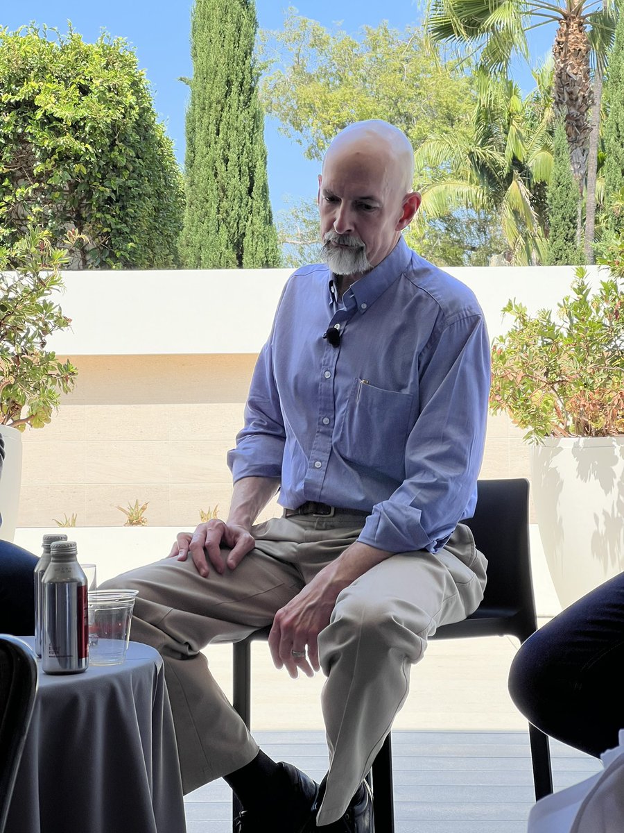 akruglov's tweet image. Definitely geeked out seeing the great @nealstephenson speak at #Code2022. He’s dry, sharp, and funny. Neal has a history of seeing around corners the rest of us do not
