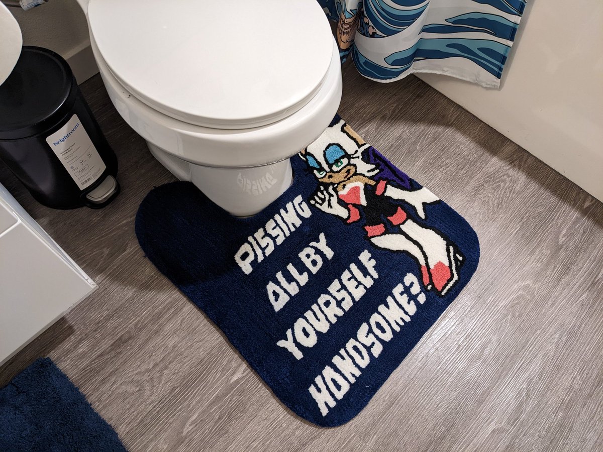 Octopimp's tweet image. Put the finish touch on my bathroom decor.

Shout out to KylesRugs on Etsy.