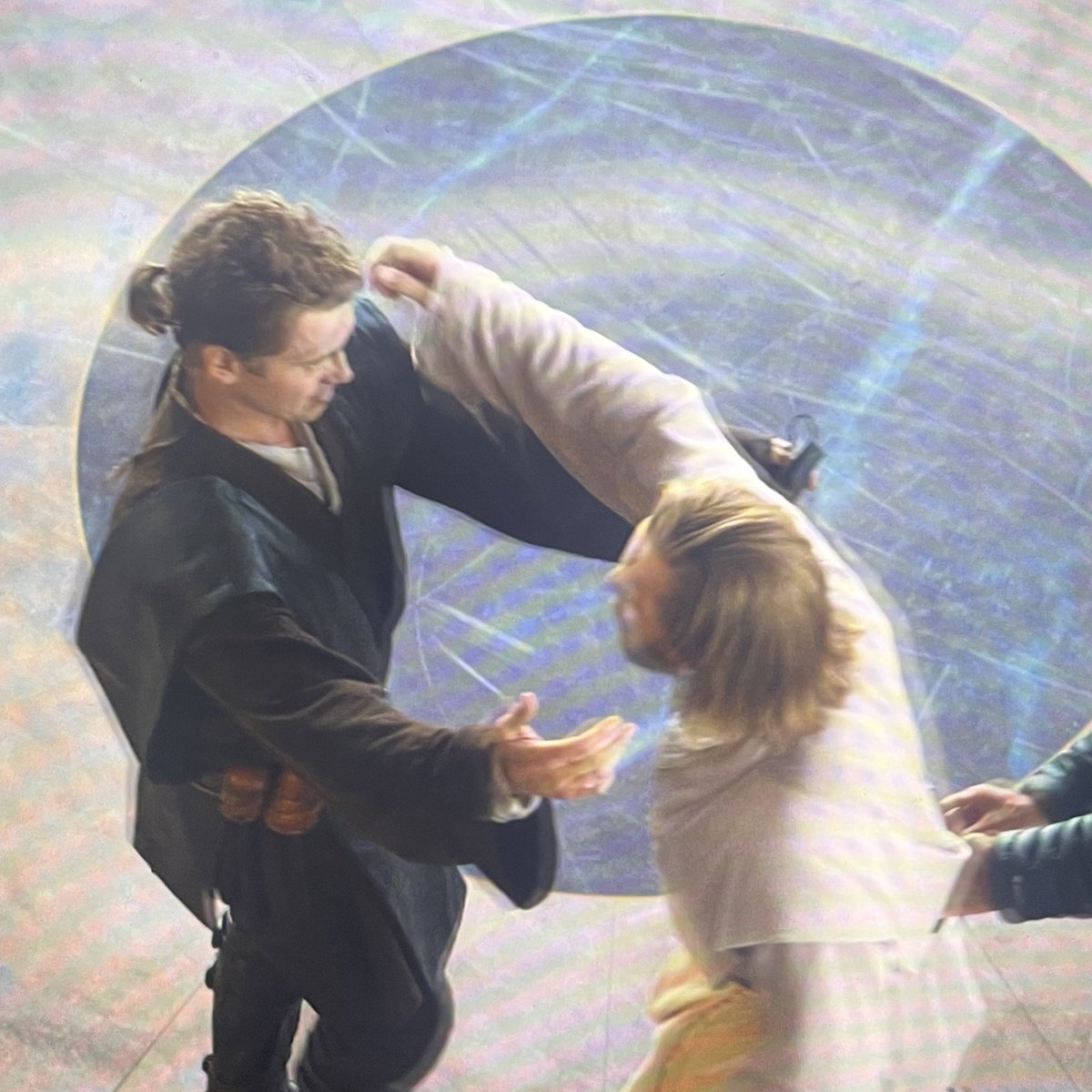 vadersanakin's tweet photo. HAYDEN AND EWAN HUGGING ON THE SET OF OBI WAN KENOBI https://t.co/Rn5C3KUgSR