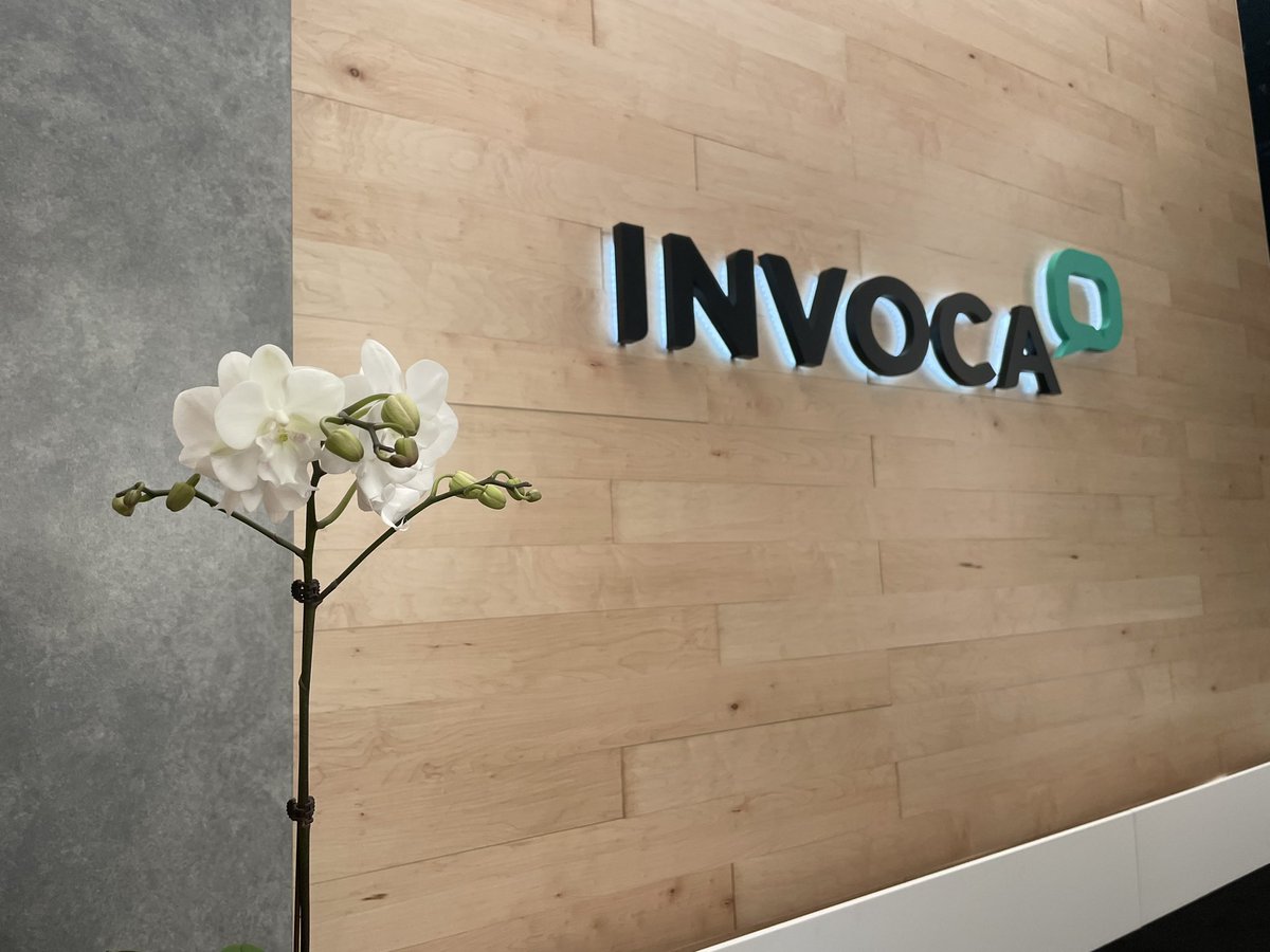 gregg_johnson's tweet image. Filming content for #InvocaSummit

It’s an @Invoca living room!