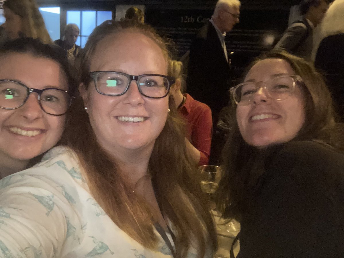 What conferences are all about… yes the science is great but nothing beats the good food and drinks at the end of the day @libby_chaps <a href="/bella_belvedere/">Isabella Tortora-Brayda</a> #HNB2022