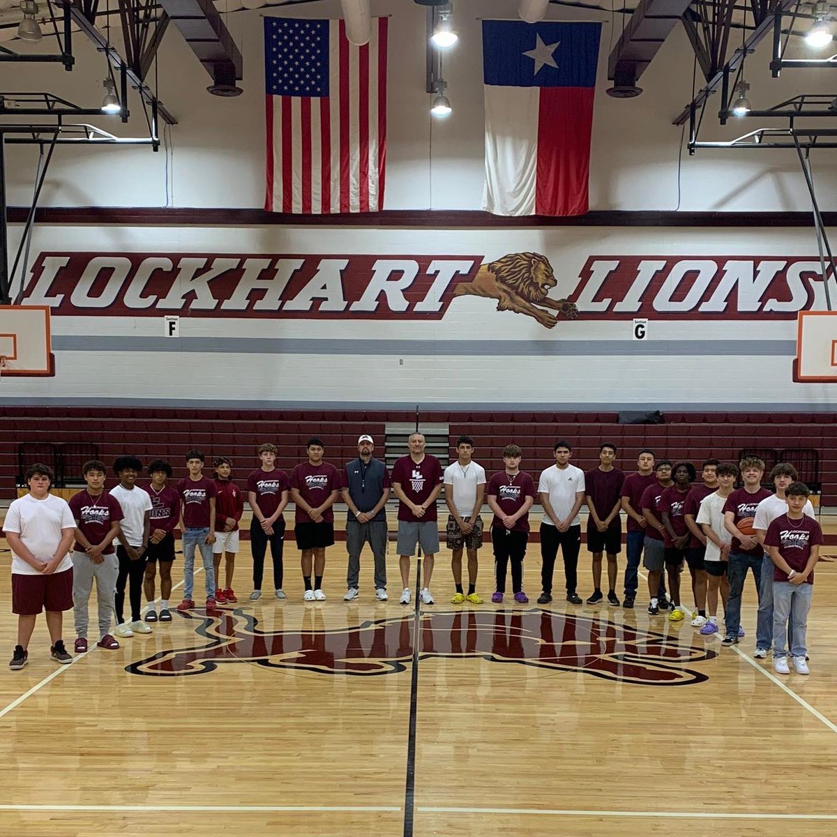 LockhartISD's tweet photo. Lockhart ISD’s heart was with Uvalde yesterday as their students and teachers began a new school year. Students and staff across the district showed their support by wearing maroon – the color of Uvalde CISD.
We are #UvaldeStrong. #LockHeartForUvalde ❤️ https://t.co/cQTRd1Kwr3