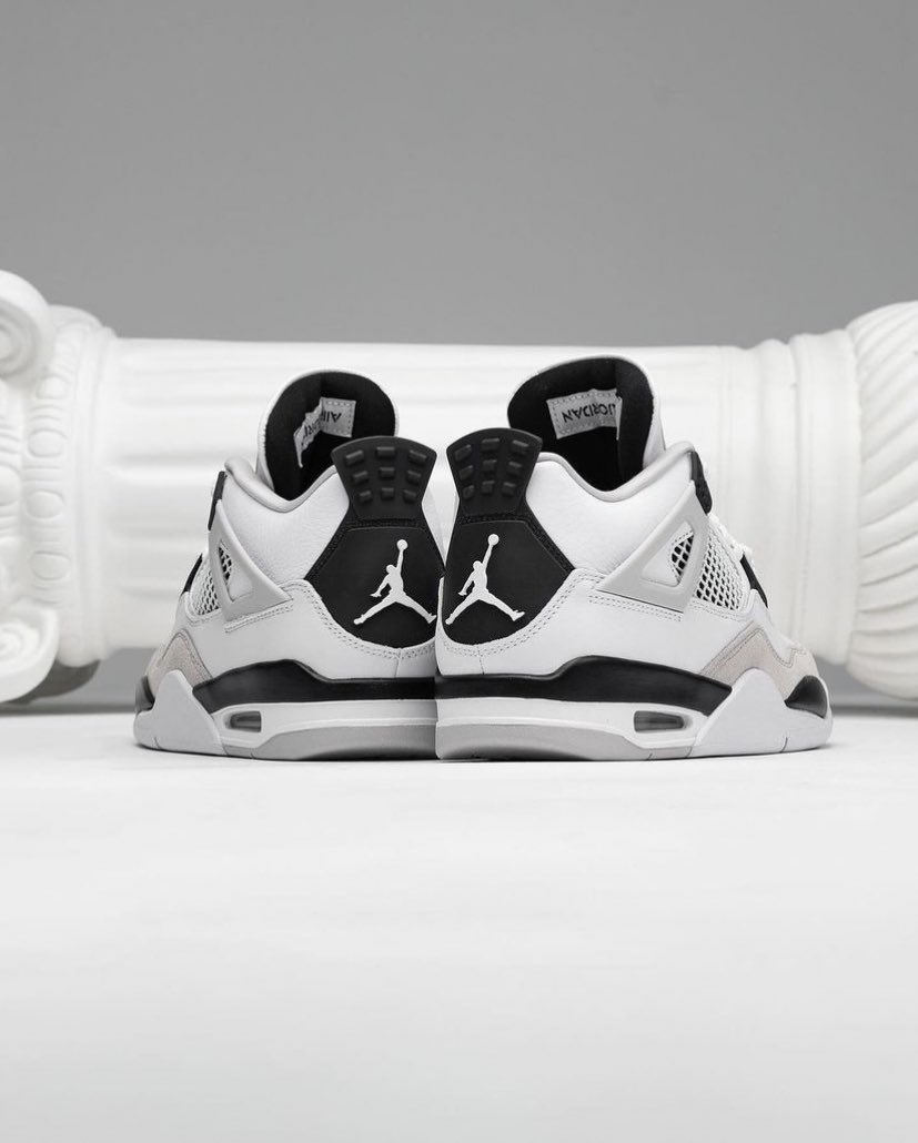 bestoffshoes's tweet photo. Air Jordan 4 « Military Black » https://t.co/CpYFhpwoK6