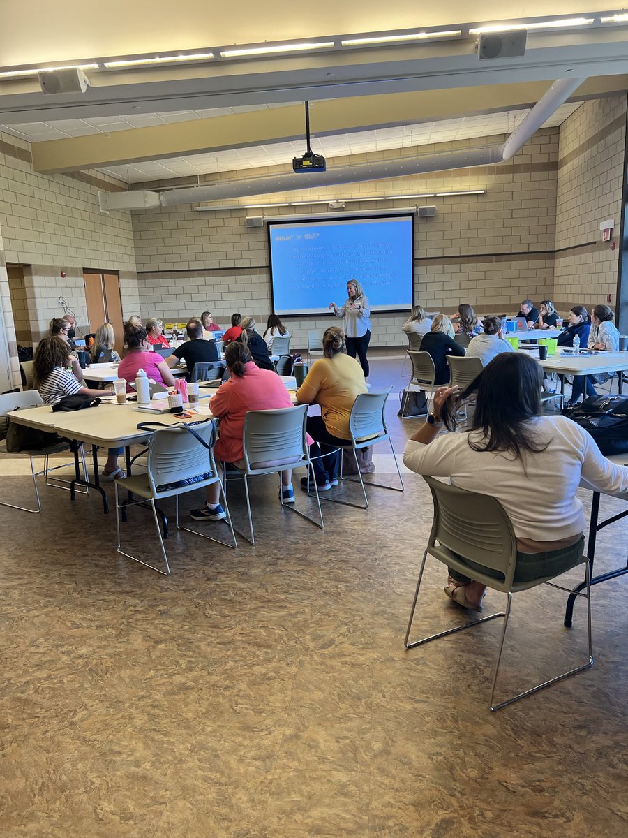 Great day of professional learning with our middle school co-teaching partners! Grateful for the opportunity to learn and grow together!! ⁦<a href="/StCharlesD303/">School District 303</a>⁩