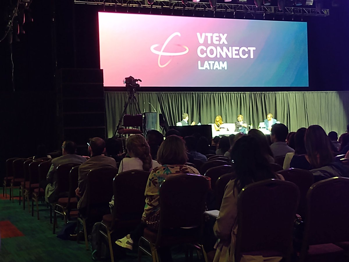 galvanrivera's tweet image. Presente en el #VTEXConnect @vtexonline en el #WTC #CDMX