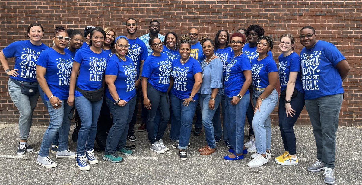 Historic122's tweet photo. The #122 Experience:  The Dream Team will be helping Eagles Soar beyond their Wildest Imaginations this year! Welcome to the Eagles’ Nest! @KingMark01 @BMDschoolsPRguy @KingMark01 @bettyeadams7 @ms_education @BTWKnights @SonjaSantelises @balcityschools https://t.co/s1HrAfYJKI