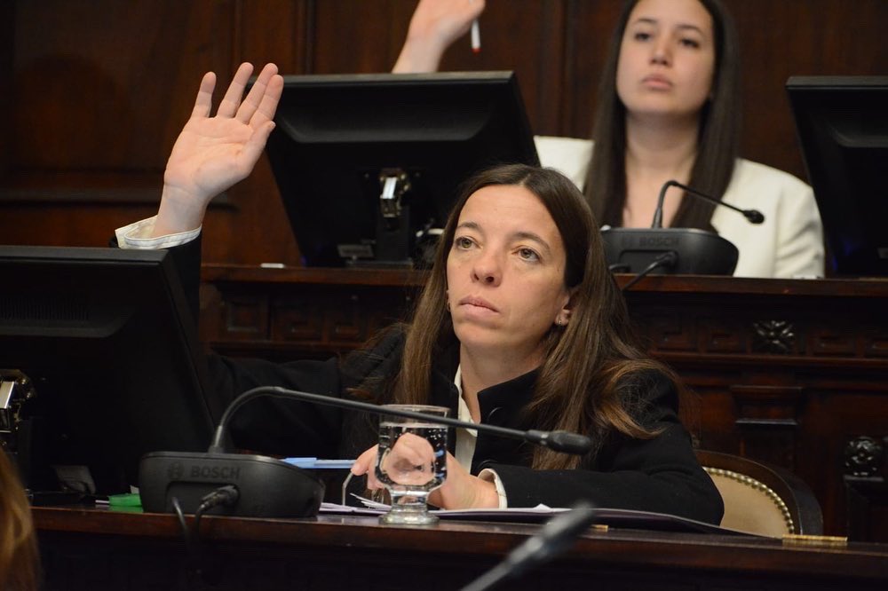 Hoy tuvimos #miércolesdesesión en la Cámara de <a href="/DiputadosMza/">Prensa Diputados Mza</a> 
✅ Convertimos en Ley el Área Interjurisdiccional de la
Precordillera y el Piedemonte del Area Metropolitana Mendoza. 
✅ Declaramos de interés el programa educativo📚Uniendo Metas de la <a href="/AsConciencia/">Asociación Conciencia</a> sede📍San Rafael