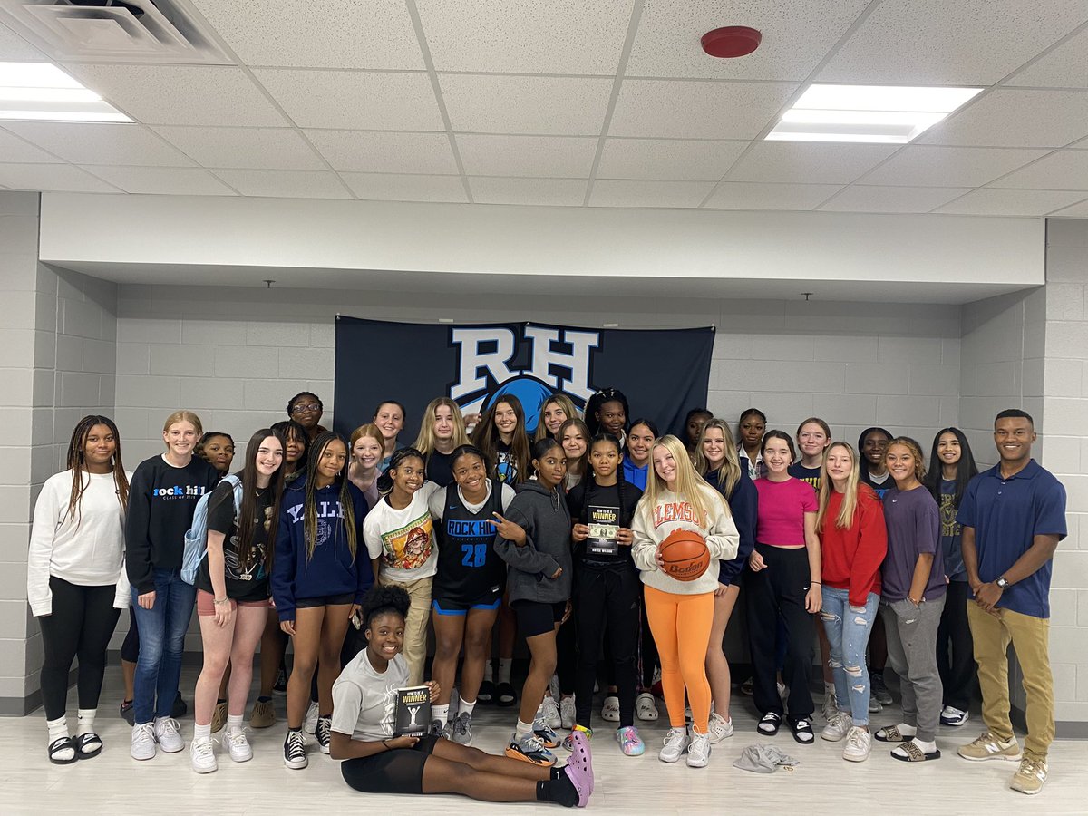 RockHillGBB's tweet photo. Thank you to UNT student and FC Dallas club coach Bryce Wilson for coming out to speak to us about Mental Performance! So many good takeaways as we continue to prepare for season 🧠💪🏼🏀 https://t.co/HgIEPbIW04