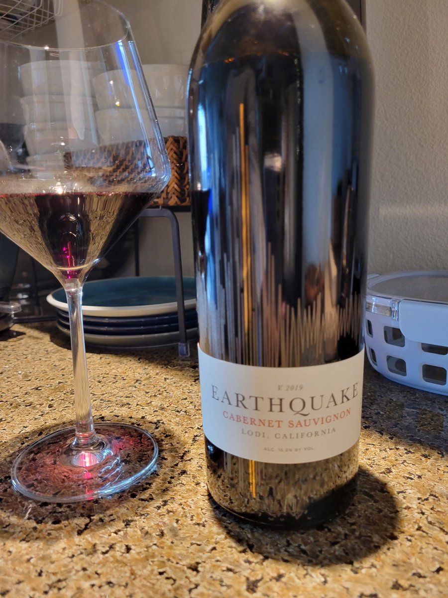 TravelMonk2's tweet photo. Anyone? Like or no like?
Me likey!! 🤗✨️⭐️✨️⭐️👍 #wine #winetime #WineWednesday #winelover #winetasting #winelovers
#Lodi #MichaelDavid #Earthquake2019 @MDWinery
#chillinwithTM2
#TM2Verified ✅️ 🐒 https://t.co/dKL2Ln8q6o