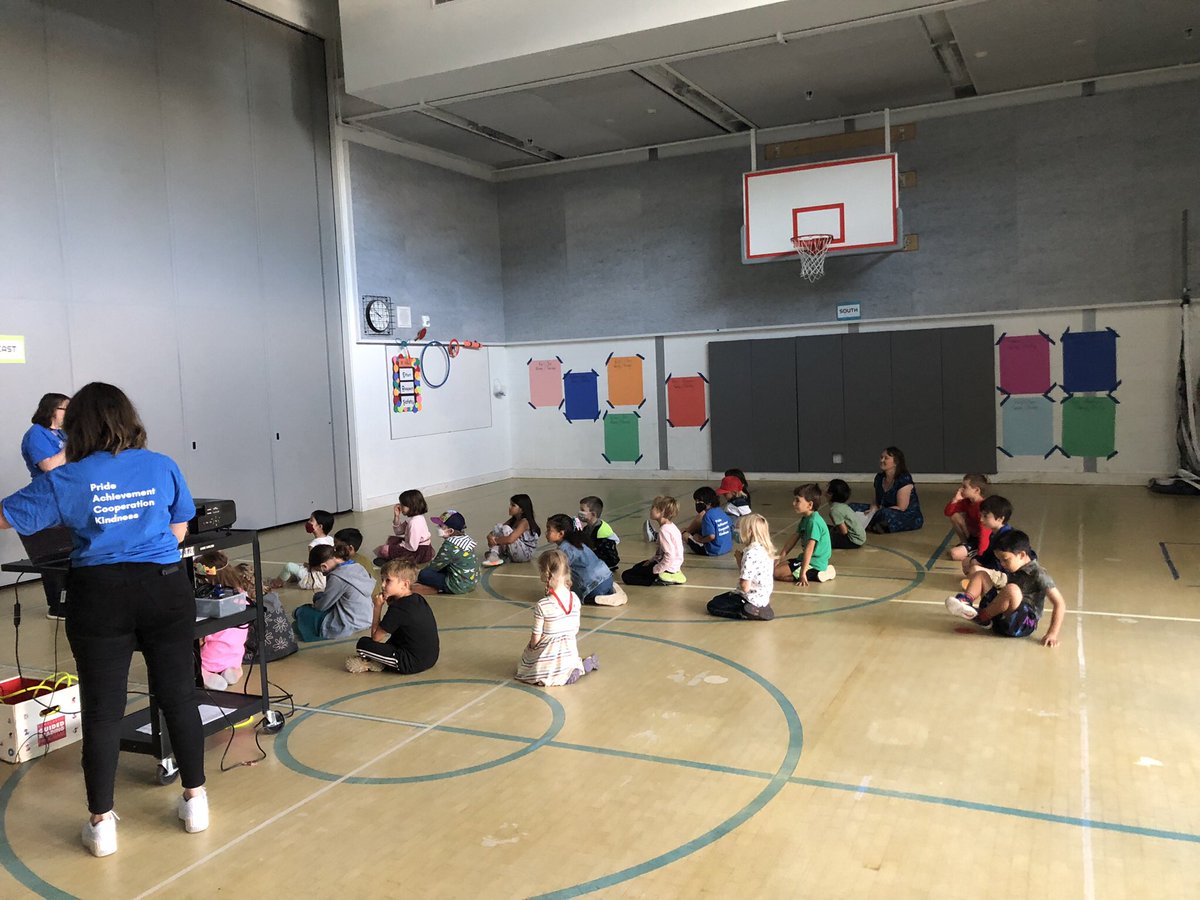 CascadeK8's tweet photo. What a day! The P.A.C.K skills were on point at Cascade K-8 today. Welcome back, Wolves!!#backtoschool https://t.co/PwboW0vCBH